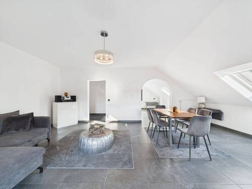 WE im DG - Wohnzimmer - Hochwertige Wohnung mit 4 Zimmer, Loggia und Stellplatz in Kirkel-Neuhäusel - Provisionsfrei
