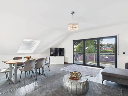 WE im DG - Wohnzimmer - 4 Zimmer Etagenwohnung zum Kaufen in Kirkel