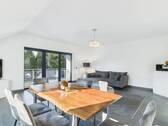 WE im DG - Wohnzimmer - Etagenwohnung mit 125,00 m² in Kirkel zum Kaufen