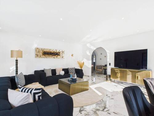WE im EG - Wohnzimmer - Luxuswohnung mit Terrasse, Garten, Garage und 2 Nutzräumen in Kirkel-Neuhäusel - Provisionsfrei