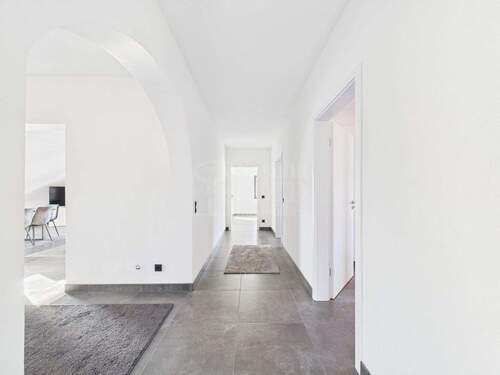 WE im DG - Flur - 4 Zimmer Etagenwohnung in Kirkel