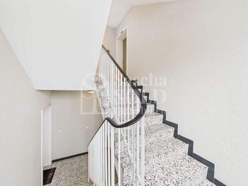 Treppenhaus - 3 Zimmer Etagenwohnung zum Kaufen in Sankt Ingbert