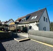 Gepflegtes Einfamilienhaus mit Terrasse, Garten, Garage in Heusweiler - Holz