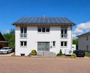 Großzügiges und hochwertiges Familiendomizil mit Kamin, Garten und moderner Energietechnik - Waldmohr
