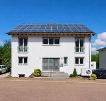 Großzügiges und hochwertiges Familiendomizil mit Kamin, Garten und moderner Energietechnik - Waldmohr Großzügiges und hochwertiges Familiendomizil mit Kamin, Garten und moderner Energietechnik - Waldmohr