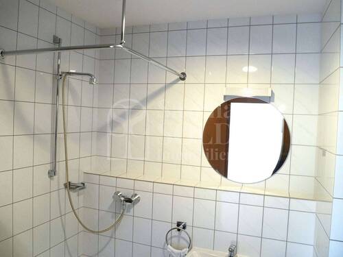 Badezimmer - Etagenwohnung mit 27,80 m² in Saarbrücken zum Kaufen