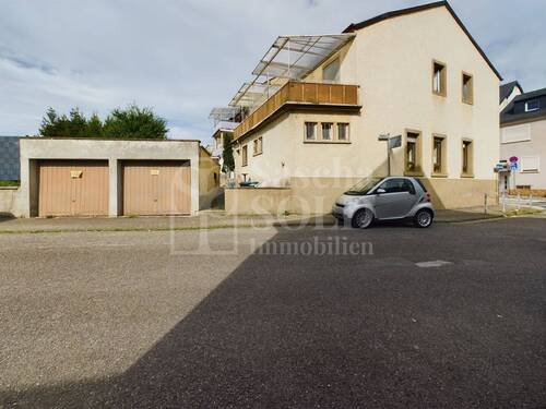 Giebelseite/Garagen - 