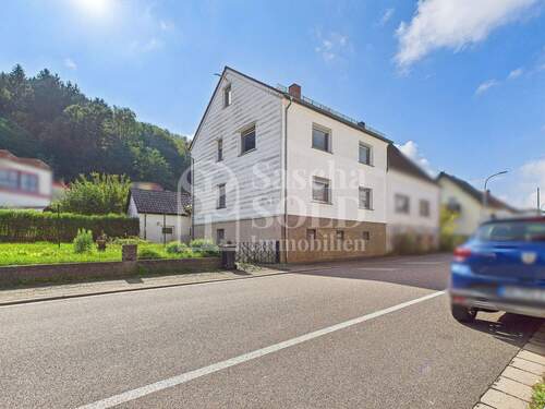 Straßenseite - 6 Zimmer Doppelhaushälfte zum Kaufen in Sankt Ingbert