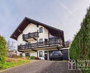 Freistehendes Einfamilienhaus mit Einliegerwohnung auf weitläufigem Grundstück mit Panoramablick - Sankt Ingbert St. Ingbert