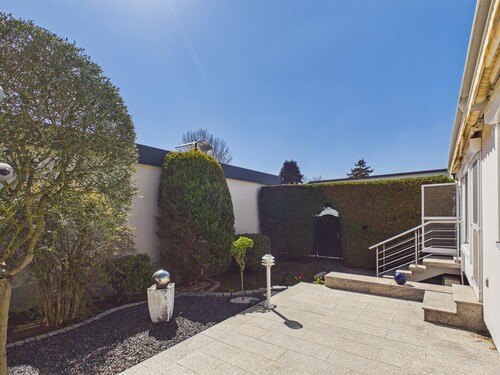 Maintal Bungalow - Atrium-Garten - 4 Zimmer Bungalow in Maintal / Bischofsheim