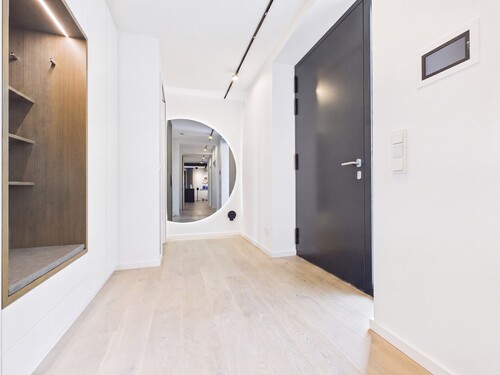 Flur EG - 6 Zimmer Villa in Friedrichsdorf