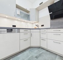 Hochwertige 2-Zimmer-Wohnung mit Balkon, moderner Einbauküche und Stellplatz in Hanau