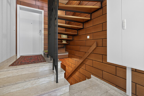 Treppenhaus EG - Zweifamilienhaus mit 193,00 m&sup2; in Rastatt / Niederbühl zum Kaufen