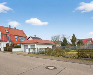 Seltene Gelegenheit: Gepflegtes Zweifamilienhaus mit viel Platz, Ruhe und Entwicklungspotential - Rastatt / Niederbühl