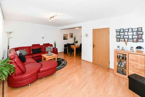 Wohn-Esszimmer - 5 Zimmer Reihenendhaus zum Kaufen in Freiberg am Neckar