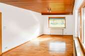 Wohnzimmer EG - 5.5 Zimmer Zweifamilienhaus in Marbach am Neckar