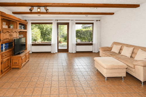 Wohnzimmer - 4.5 Zimmer Einfamilienhaus in Brackenheim