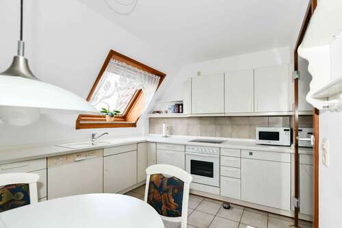 Küche - 2 Zimmer Dachgeschoßwohnung in Ludwigsburg