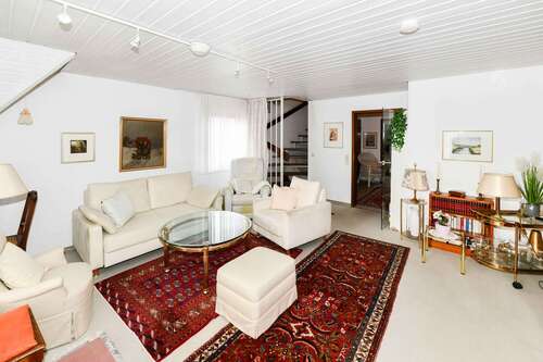 Wohnzimmer2 - 2 Zimmer Dachgeschoßwohnung zum Kaufen in Ludwigsburg