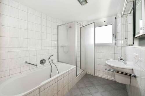 Bad - Etagenwohnung mit 88,81 m&sup2; in Korntal-Münchingen zum Kaufen