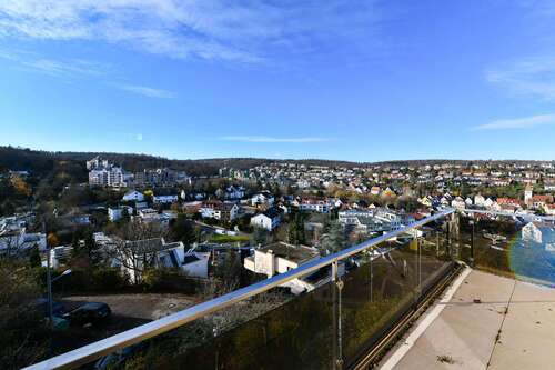 Ausblick DG-Balkon - Mehrfamilienhaus, Wohnhaus mit 300,33 m&sup2; in Stuttgart zum Kaufen