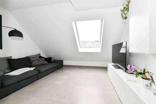 Wohnzimmer - 4 Zimmer Dachgeschoßwohnung in Großbottwar