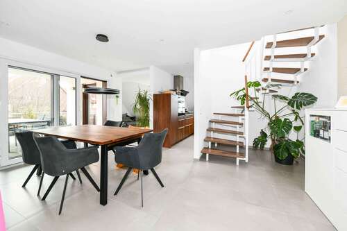 Esszimmer - 4 Zimmer Dachgeschoßwohnung zur Miete in Großbottwar