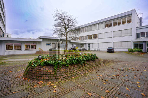 Innenhof - ATIK: Büroflächen in verkehrsgünstiger Lage mit Dachterrasse