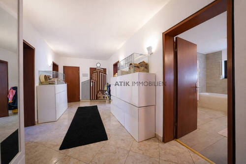 Flur - Etagenwohnung mit 128,10 m&sup2; in Ketsch zum Kaufen