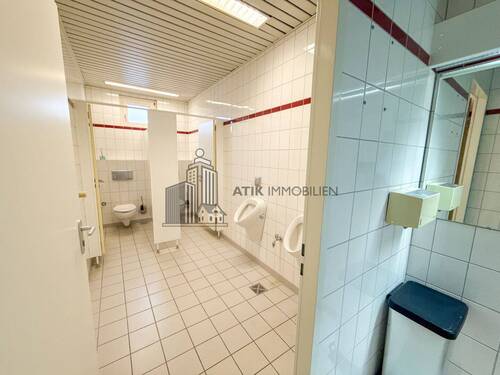 Separate Damen- und Herren-WC - 