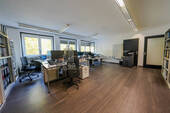 Büro 1 - 