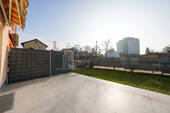 Terrasse mit Gartenbereich - 