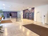 Foyer - 