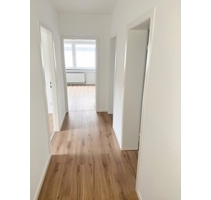 Modernisierte 3-Zimmer-Wohnung mit Südwestbalkon in grüner Lage - Solingen