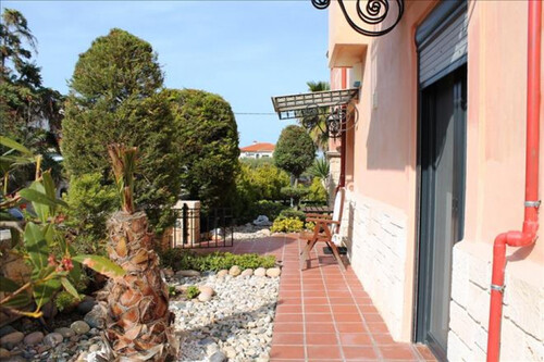 Foto - 4 Zimmer Etagenwohnung in 