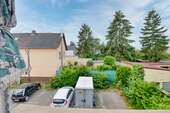 Parkplatz 2 - 