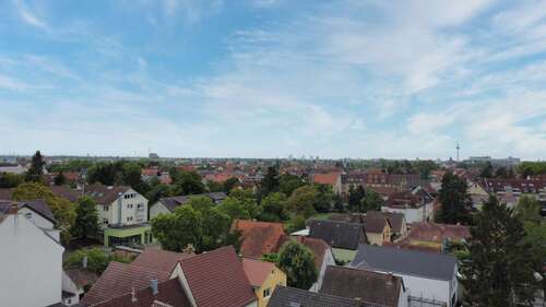 Ausblick 1 - Praktisch geschnittene 2-Zimmer-Wohnung an der Grenze zur Gartenstadt mit Balkon und Stellplatz