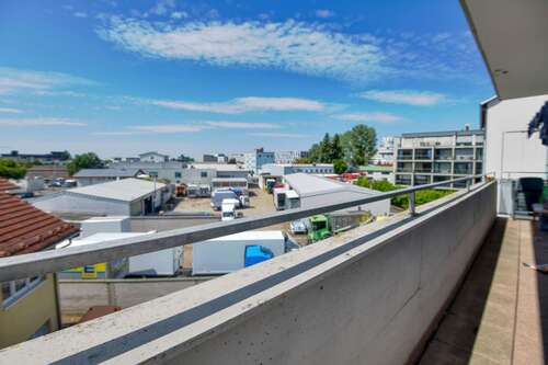 Balkon1 - 3-4 ZKB mit 2 Balkonen in verkehrsgünstiger Lage inkl Stellplatz