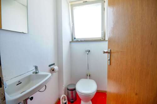 WC - 