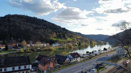 Neckartal - Ehemaliges Gasthaus mit 3 Einzelzimmer & 5 potentiellen Wohnungen inkl. Gaststätte und Parkplätze