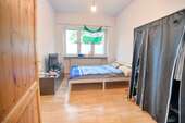 Schlafzimmer1 - 