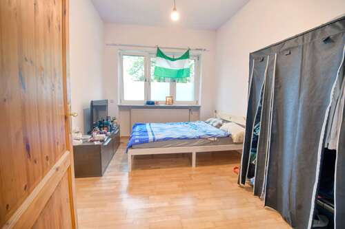Schlafzimmer1 - 