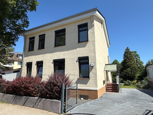 Außenansicht - Großzügiges Familienparadies: Modernisiertes Ein-Zweifamilienhaus - Keine Käuferprovision