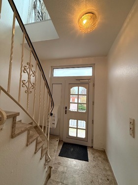 Eingangsbereich - Mehrfamilienhaus, Wohnhaus mit 189,00 m&sup2; in Cuxhaven zum Kaufen