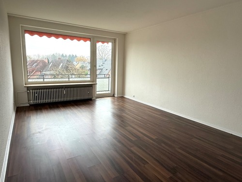 Wohnbereich mit Süd-Balkon - 3 Zimmer Etagenwohnung in Halstenbek