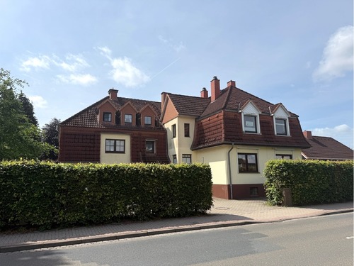 Außenansicht - Altbau-Charme auf 2 Ebenen im Hamburger Speckgürtel