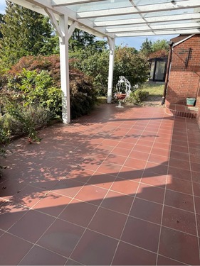 Überdachte Terrasse - 4 Zimmer Einfamilienhaus in Seevetal