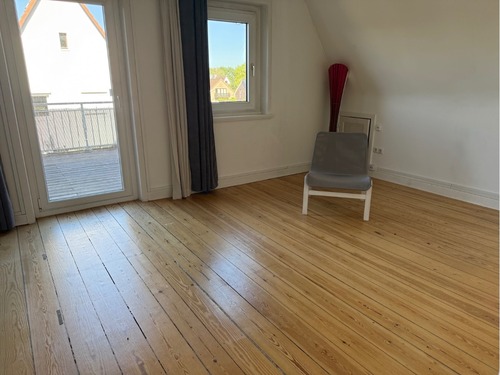 Wohnbereich - 3.5 Zimmer Dachgeschoßwohnung in Hamburg