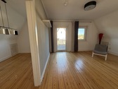 Ess- und Wohnbereich - 3.5 Zimmer Dachgeschoßwohnung zur Miete in Hamburg
