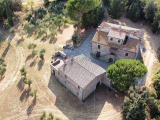 Foto - Einfamilienhaus mit 705,00 m² in Montecatini Val di Cecina zum Kaufen